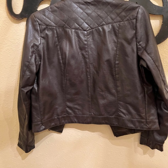 Brown faux Leather Jacket Leopard lining. Excellent condition. Boutique Bought. - Picture 3 of 5